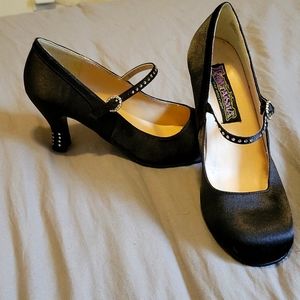 Flapper Pump, black silk, Size 7